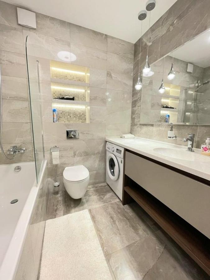 1 Room 60M2 Center Of Obolon Near River Side. 11 Floor Kiev Buitenkant foto