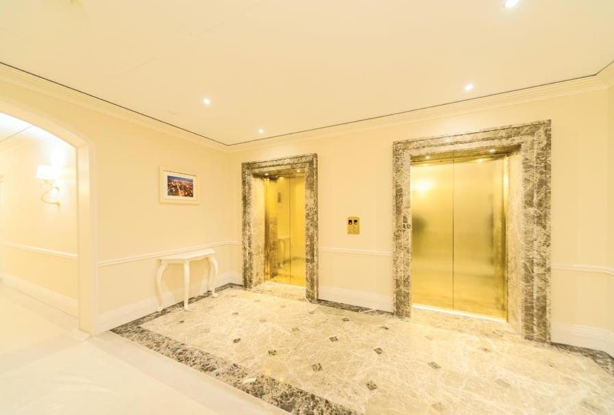 1 Room 60M2 Center Of Obolon Near River Side. 11 Floor Kiev Buitenkant foto