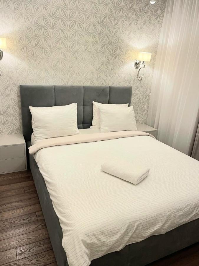 1 Room 60M2 Center Of Obolon Near River Side. 11 Floor Kiev Buitenkant foto
