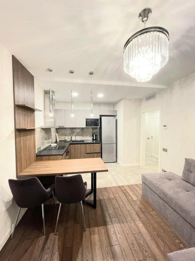 1 Room 60M2 Center Of Obolon Near River Side. 11 Floor Kiev Buitenkant foto