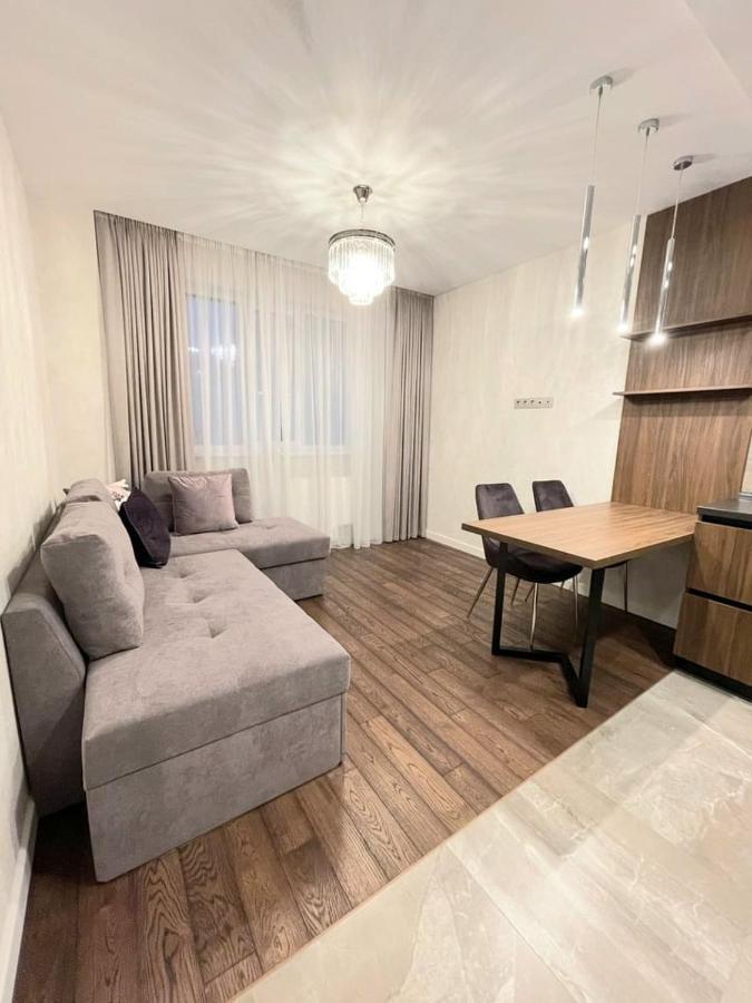 1 Room 60M2 Center Of Obolon Near River Side. 11 Floor Kiev Buitenkant foto